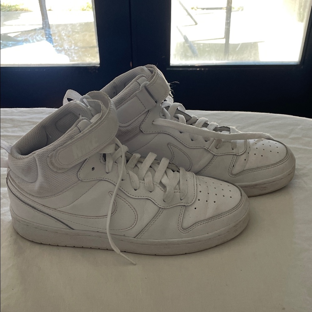 Nike White Borough. Size 7.
